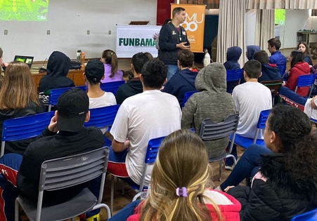 Museu vai à Escola: equipe realiza palestra sobre a prevenção do meio ambiente