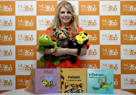 Trio de mascotes de pelúcias do Museu de Zoologia: encantando e educando para a conservação ambiental 