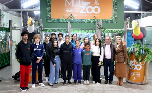 Vereadores mirins de Criciúma visitam o Museu de Zoologia da Unesc